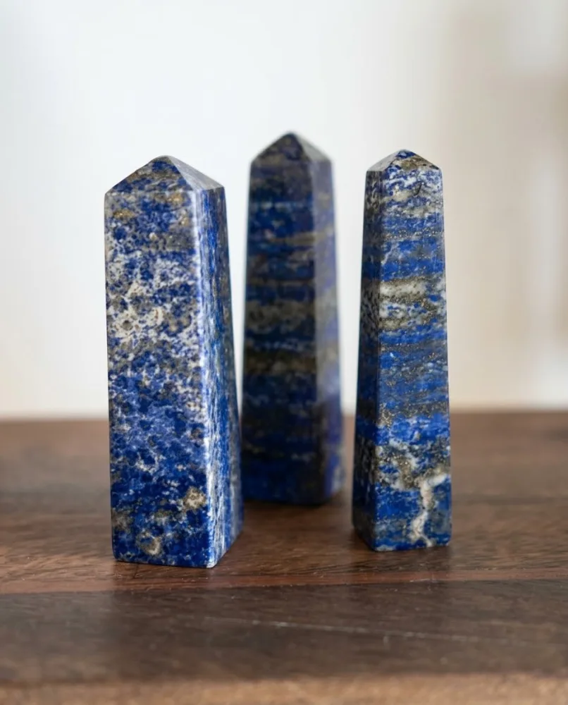 Pointe polie de Lapis-lazuli